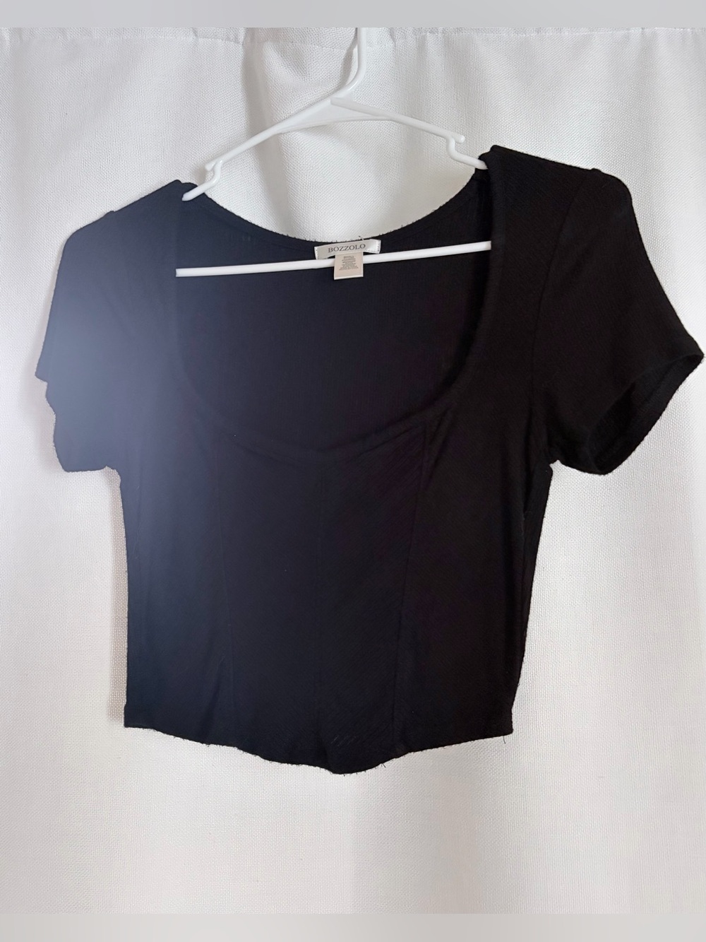 Bozzolo Black Scoop Neck Cropped Tee